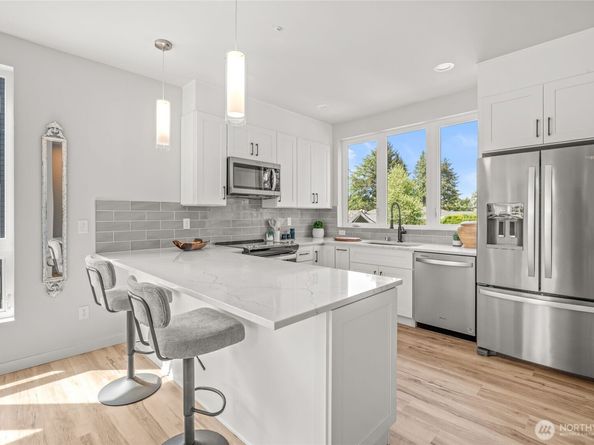 12225 Roseberg Avenue S 7, Seattle WA 98168