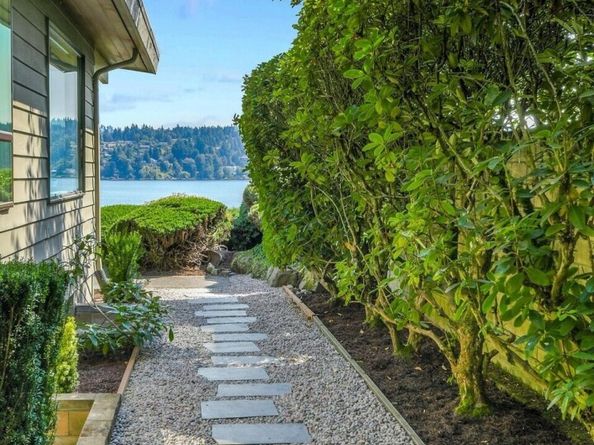 16535 41st Avenue NE, Lake Forest Park WA 98155
