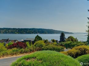 16535 41st Avenue NE, Lake Forest Park WA 98155