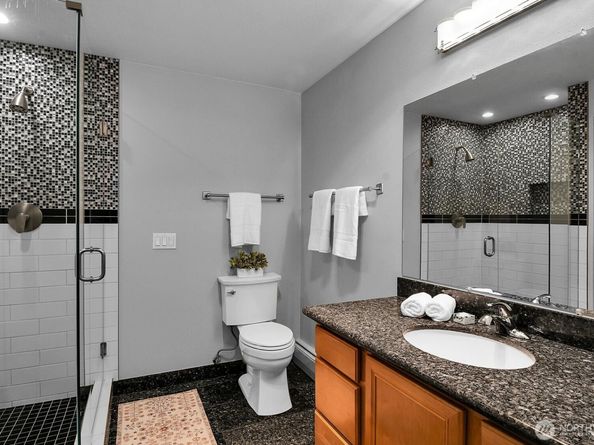 16535 41st Avenue NE, Lake Forest Park WA 98155
