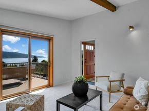16535 41st Avenue NE, Lake Forest Park WA 98155