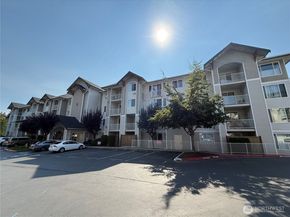 13301 SE 79th Place C311, Newcastle WA 98059