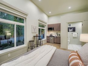 11831 59th Avenue S A, Seattle WA 98178