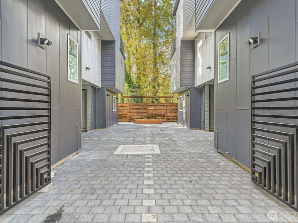 11831 59th Avenue S A, Seattle WA 98178