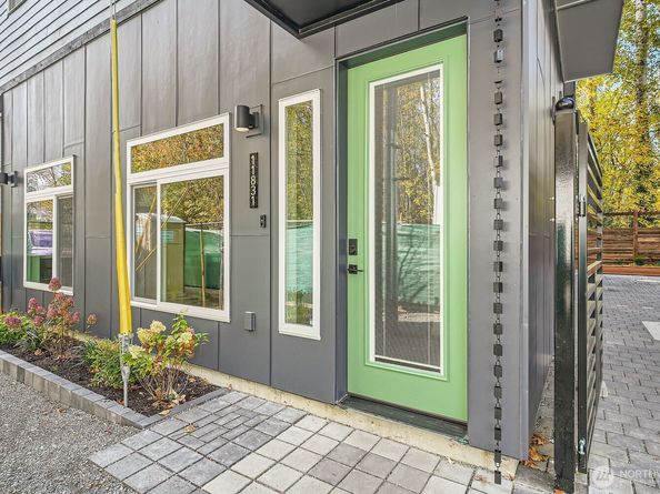 11831 59th Avenue S A, Seattle WA 98178