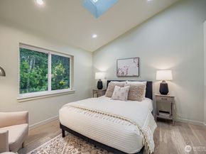 11831 59th Avenue S A, Seattle WA 98178