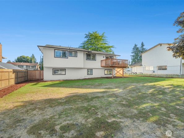 9728 S 239th Place, Kent WA 98031