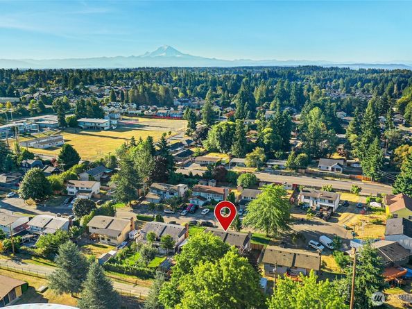 9728 S 239th Place, Kent WA 98031