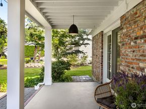 11216 E Riverside Drive, Bothell WA 98011