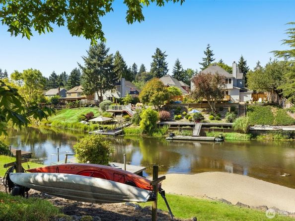 11216 E Riverside Drive, Bothell WA 98011