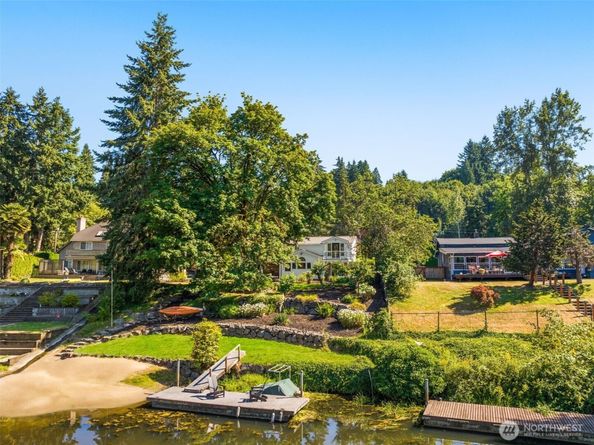 11216 E Riverside Drive, Bothell WA 98011