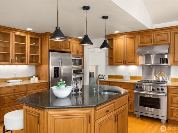 11216 E Riverside Drive, Bothell WA 98011
