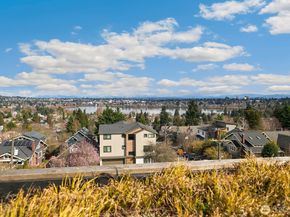 308 N 68th Street 203, Seattle WA 98103