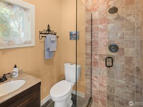 17714 SE 40th Place, Bellevue WA 98008