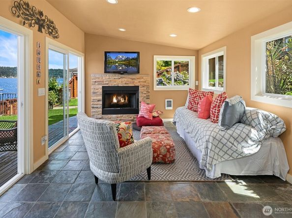 17714 SE 40th Place, Bellevue WA 98008