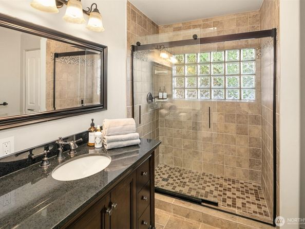 17714 SE 40th Place, Bellevue WA 98008