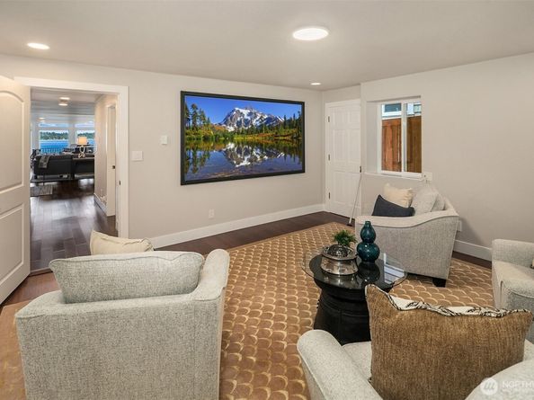 17714 SE 40th Place, Bellevue WA 98008