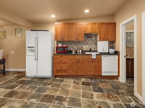 17714 SE 40th Place, Bellevue WA 98008