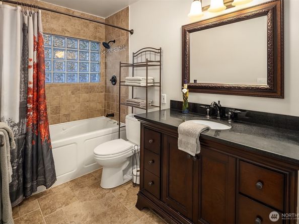 17714 SE 40th Place, Bellevue WA 98008