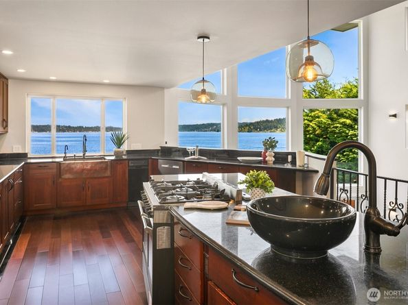 17714 SE 40th Place, Bellevue WA 98008
