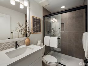 4219 220th Place SE, Bothell WA 98021