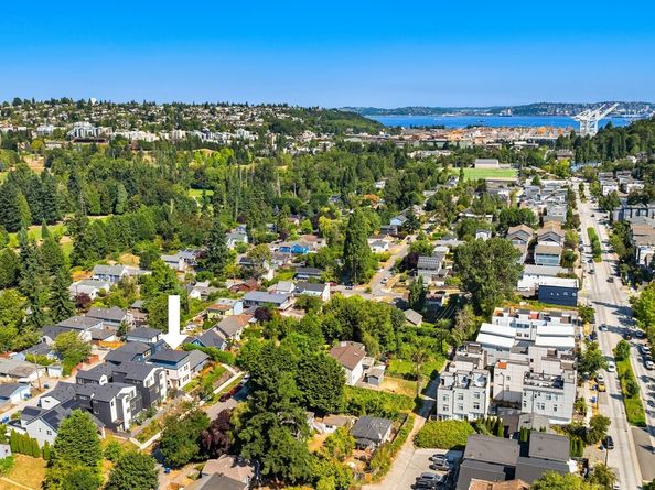 5037 25th Avenue SW, Seattle WA 98106