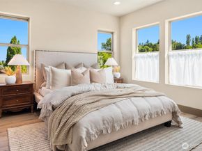 5037 25th Avenue SW, Seattle WA 98106
