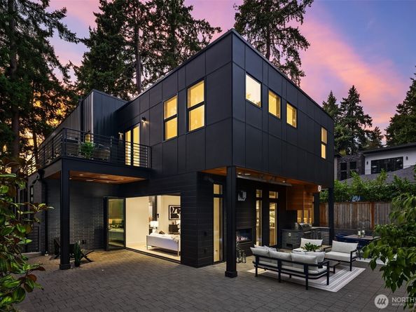 3138 108th Avenue SE, Bellevue WA 98004