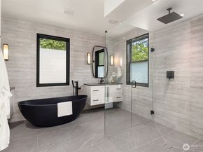 3138 108th Avenue SE, Bellevue WA 98004