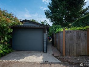 1937 6th Avenue W, Seattle WA 98119
