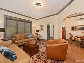 1937 6th Avenue W, Seattle WA 98119