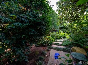 1937 6th Avenue W, Seattle WA 98119