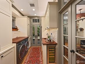 1937 6th Avenue W, Seattle WA 98119