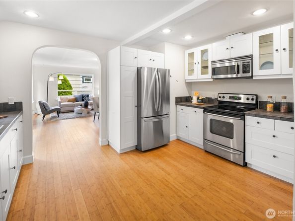 14614 12th Avenue SW, Burien WA 98166
