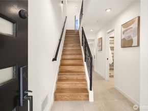 7439 Latona Avenue NE, Seattle WA 98115
