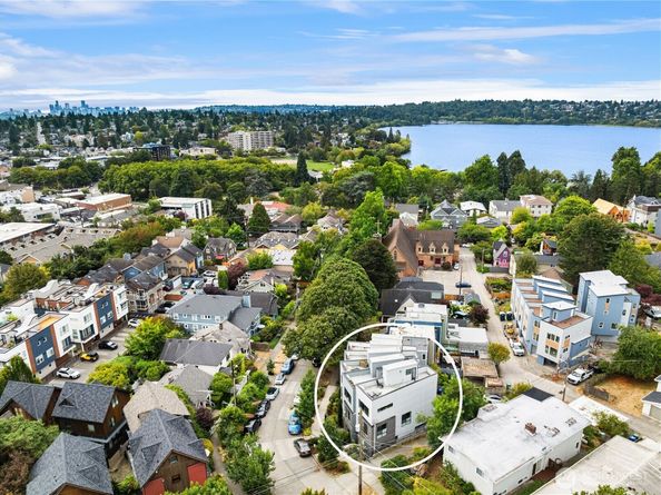 7439 Latona Avenue NE, Seattle WA 98115