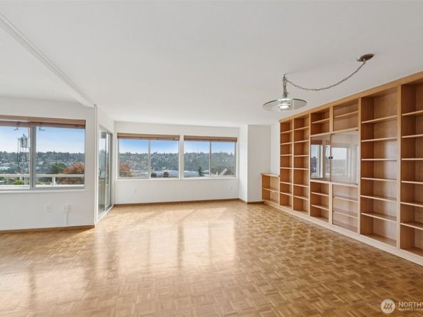 1964 26th Avenue W 203, Seattle WA 98199