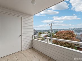 1964 26th Avenue W 203, Seattle WA 98199