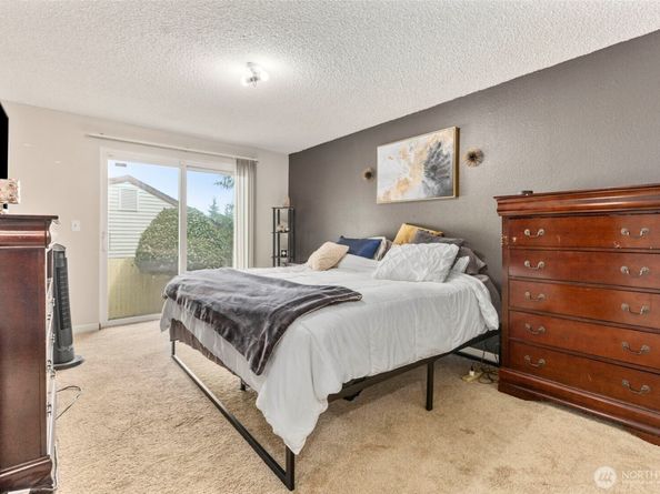 15625 42nd Avenue S C12, Tukwila WA 98188