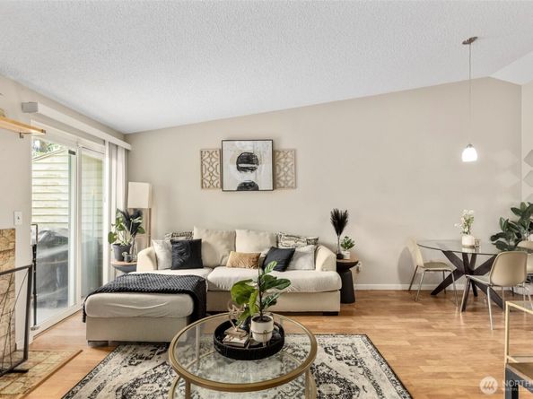 15625 42nd Avenue S C12, Tukwila WA 98188