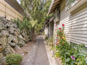 15625 42nd Avenue S C12, Tukwila WA 98188
