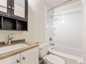 15625 42nd Avenue S C12, Tukwila WA 98188