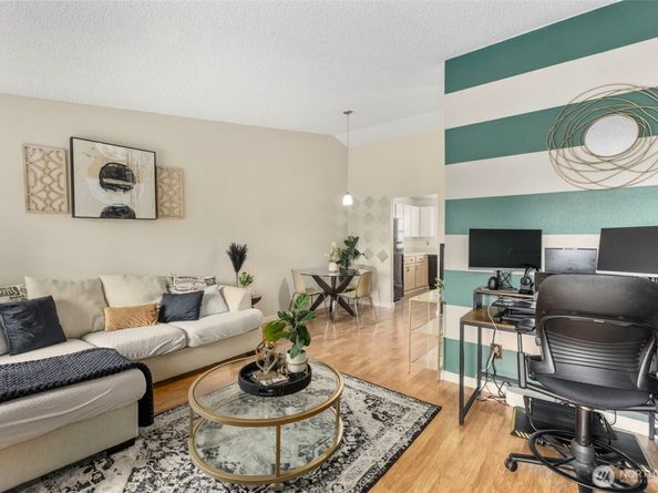 15625 42nd Avenue S C12, Tukwila WA 98188