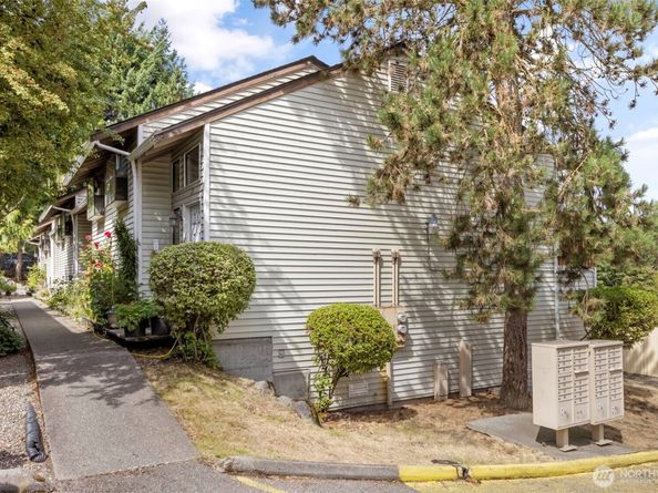 15625 42nd Avenue S C12, Tukwila WA 98188