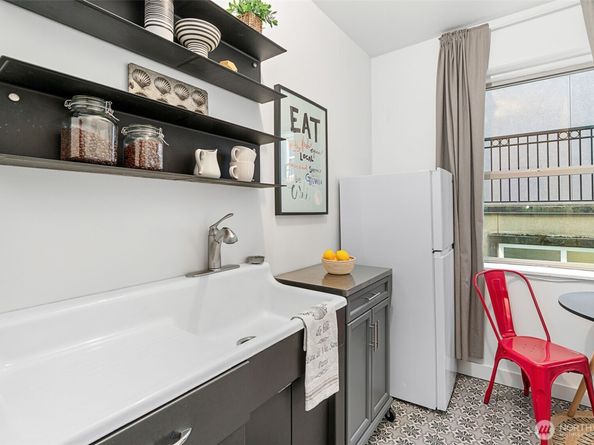 7 Harrison Street 26, Seattle WA 98109