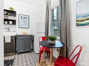 7 Harrison Street 26, Seattle WA 98109