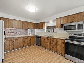 2612 204th St SW Street SW N, Lynnwood WA 98036