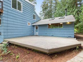 15822 34th Avenue NE, Lake Forest Park WA 98155