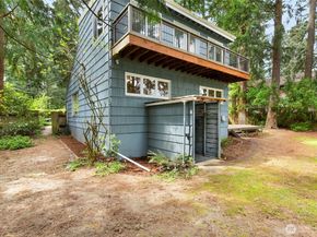 15822 34th Avenue NE, Lake Forest Park WA 98155