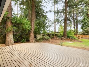 15822 34th Avenue NE, Lake Forest Park WA 98155